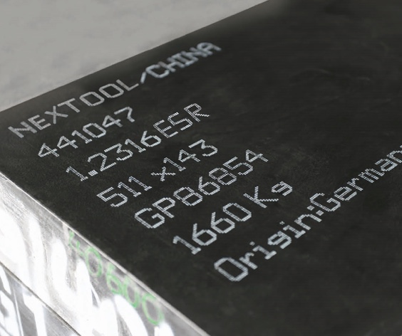 ���a����